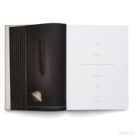 Stillness: An Exploration of Japanese Aesthetics in Architecture and Design [KSIĄŻKA]