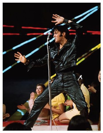Story of Elvis: The Rise and Fall of the Undisputed King of Rock 'n' Roll (Visual History) [KSIĄŻKA]