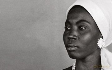 The African Gaze: Photography, Cinema and Power - Amy Sall [KSIĄŻKA]