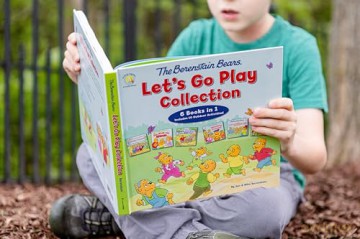 The Berenstain Bears Let's Go Play Collection: 6 Books in 1 (Berenstain Bears/Living Lights: A Faith Story) - Mike Berenstain [KSIĄŻKA]