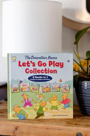The Berenstain Bears Let's Go Play Collection: 6 Books in 1 (Berenstain Bears/Living Lights: A Faith Story) - Mike Berenstain [KSIĄŻKA]