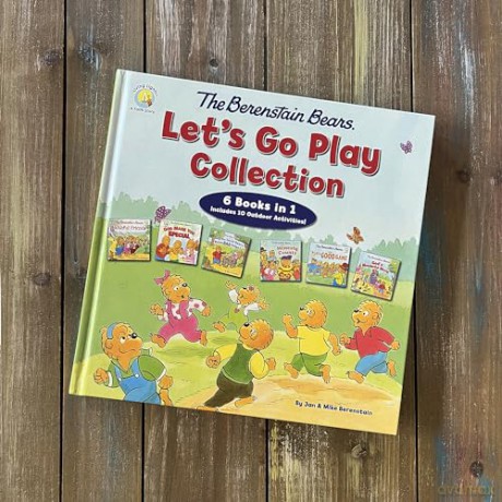 The Berenstain Bears Let's Go Play Collection: 6 Books in 1 (Berenstain Bears/Living Lights: A Faith Story) - Mike Berenstain [KSIĄŻKA]