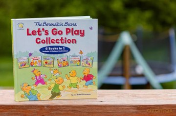 The Berenstain Bears Let's Go Play Collection: 6 Books in 1 (Berenstain Bears/Living Lights: A Faith Story) - Mike Berenstain [KSIĄŻKA]
