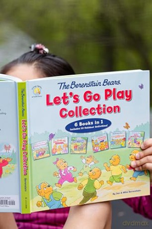 The Berenstain Bears Let's Go Play Collection: 6 Books in 1 (Berenstain Bears/Living Lights: A Faith Story) - Mike Berenstain [KSIĄŻKA]