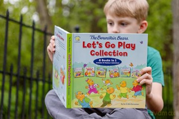 The Berenstain Bears Let's Go Play Collection: 6 Books in 1 (Berenstain Bears/Living Lights: A Faith Story) - Mike Berenstain [KSIĄŻKA]