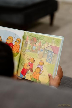 The Berenstain Bears Let's Go Play Collection: 6 Books in 1 (Berenstain Bears/Living Lights: A Faith Story) - Mike Berenstain [KSIĄŻKA]