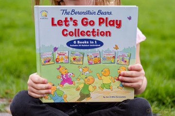 The Berenstain Bears Let's Go Play Collection: 6 Books in 1 (Berenstain Bears/Living Lights: A Faith Story) - Mike Berenstain [KSIĄŻKA]