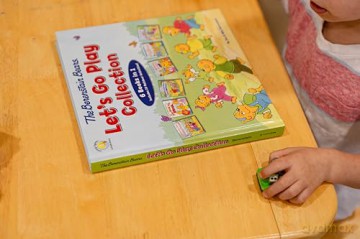 The Berenstain Bears Let's Go Play Collection: 6 Books in 1 (Berenstain Bears/Living Lights: A Faith Story) - Mike Berenstain [KSIĄŻKA]