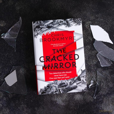 The Cracked Mirror: The exceptional brain-twisting mystery - Chris Brookmyre [KSIĄŻKA]