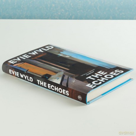 The Echoes: 'One of our most distinctive and vital voices' Daily Mail - Wyld Evie [KSIĄŻKA]