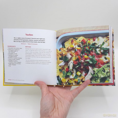 The Gluten-Free Kitchen: Simple Ideas and Delicious, Nutritious Recipes to Help You Live Gluten-Free - Emily Kerrigan [KSIĄŻKA]