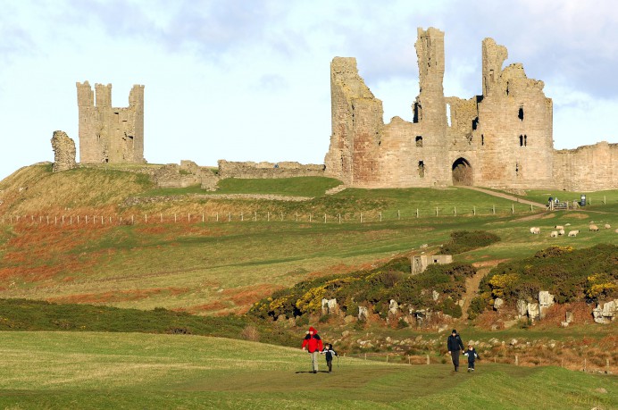 The Northumberland Coast Path: Official Guidebook - Iain Robson [KSIĄŻKA]