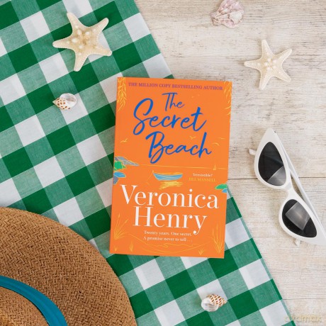 The Secret Beach: The stunning, escapist and gorgeously romantic new novel from the Sunday Times bestselling author - Veronica Henry [KSIĄŻKA]