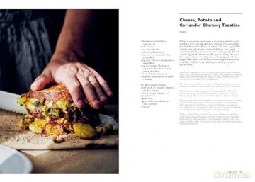 The Veggie Family Cookbook: 120 Recipes for Busy Families - Claire Thomson [KSIĄŻKA]