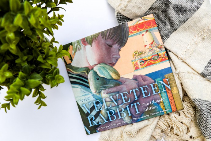 The Velveteen Rabbit Hardcover: The Classic Edition by acclaimed illustrator, Charles Santore (Charles Santore Children's Classics) - Charles Santore [KSIĄŻKA]