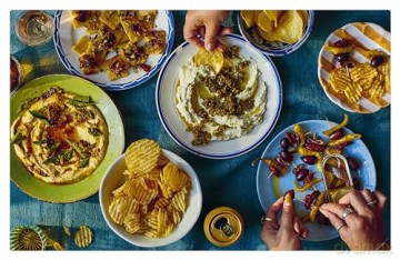Tucking In: A Very Comforting Cookbook - Sophie Wyburd [KSIĄŻKA]