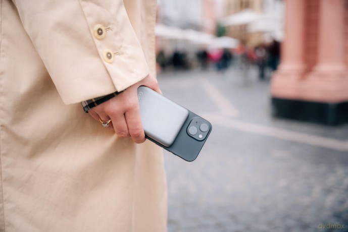 Verbatim - Charge Go Magnetic Wireless Power Bank 10000