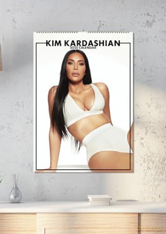 Kim Kardashian: Kim Kardashian 2025 Calendar [KALENDARZ]