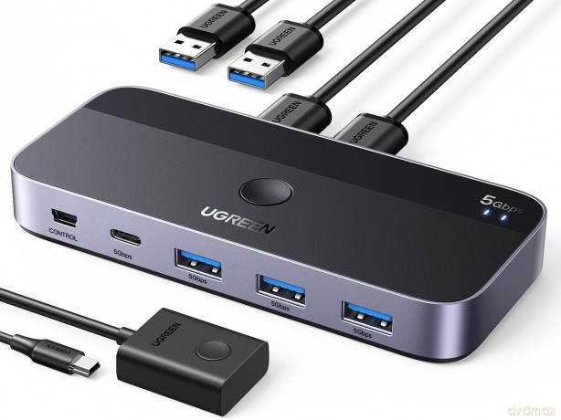 Przełącznik switch Ugreen CM662 USB 3.0 switch 2-in-4 + 2x kabel USB-A - czarny