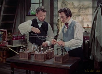 Frankensteins Fluch (Uncut) Horror-Klassiker mit den Ikonen Christopher Lee und Peter Cushing vom Kult-Regiseur der Hammer-Studios Terence Fisher (OT: The Curse of Frankenstein) [DVD]