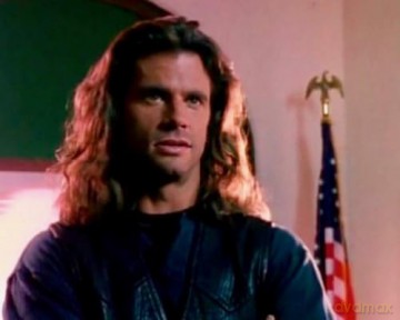 Renegade (Gnadenlose Jagd) Die komplette Kult-Action-Serie (110 Episoden in 5 Staffen) mit Lorenzo Lamas (zzgl. Bonus Serie) [DVD]