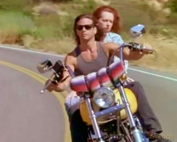 Renegade (Gnadenlose Jagd) Die komplette Kult-Action-Serie (110 Episoden in 5 Staffen) mit Lorenzo Lamas (zzgl. Bonus Serie) [DVD]