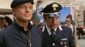 Don Matteo Staffel 4 - Gesamtbox - Alle 24 Folgen der populären und preisausgezeichneten Serie mit Terence Hill als moderner Pfarrer und Meister-Detektiv [Blu-Ray]