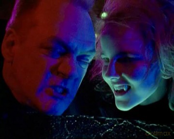 Nick Knight, der Vampircop - Die komplette 70-teilige kultige Krimi Serie (OT: Forever Knight) Gesamtedition zzgl. Bonus: 1 Vampir Comedy Film mit George Hamilton [DVD]
