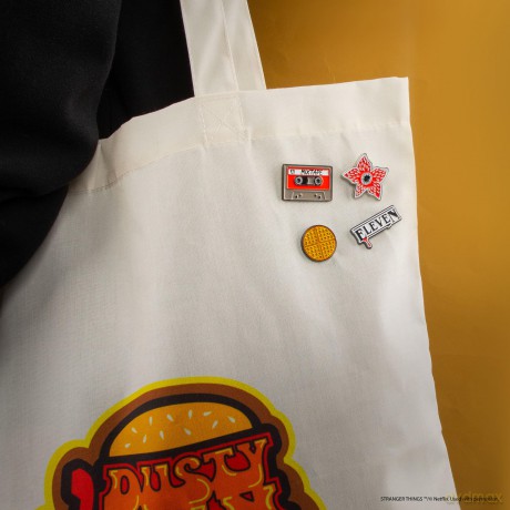 Cinereplicas Zestaw 4 Przypinki Stranger Things Saison 1 - 3cm