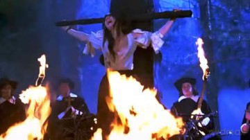 Draculas Hexenjagd (Twins of Evil) Kult Horrorfilm mit Starbesetzung aus den legendären Hammer Film Studios (Pidax Film-Klassiker) [DVD]