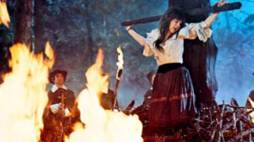 Draculas Hexenjagd (Twins of Evil) Kult Horrorfilm mit Starbesetzung aus den legendären Hammer Film Studios (Pidax Film-Klassiker) [DVD]