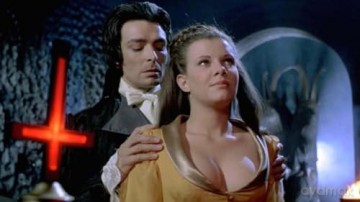Draculas Hexenjagd (Twins of Evil) Kult Horrorfilm mit Starbesetzung aus den legendären Hammer Film Studios - Ein Meisterwerk aus Dracula Vampir und Hexen Motiven [Blu-Ray]