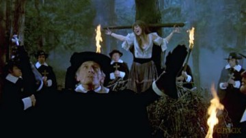 Draculas Hexenjagd (Twins of Evil) Kult Horrorfilm mit Starbesetzung aus den legendären Hammer Film Studios - Ein Meisterwerk aus Dracula Vampir und Hexen Motiven [Blu-Ray]