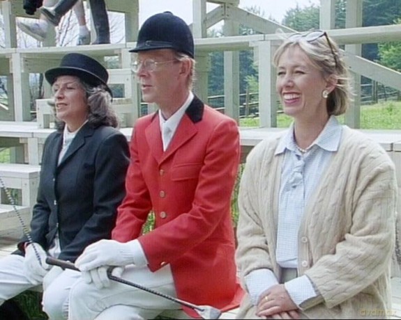Fest im Sattel: Der Mooshof - Die Komplettbox mit 48 Episoden der deutschen Serie - Erlebe die familiäre Pferdeserie aus den 80er Jahren [DVD]