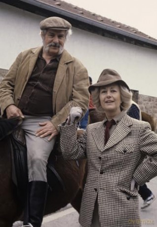 Fest im Sattel: Der Mooshof - Die Komplettbox mit 48 Episoden der deutschen Serie - Erlebe die familiäre Pferdeserie aus den 80er Jahren [DVD]