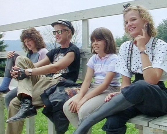 Fest im Sattel: Der Mooshof - Die Komplettbox mit 48 Episoden der deutschen Serie - Erlebe die familiäre Pferdeserie aus den 80er Jahren [DVD]