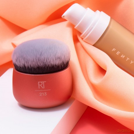 Real Techniques Cosmetic makeup brush (Foundation Blender) dla kobiety