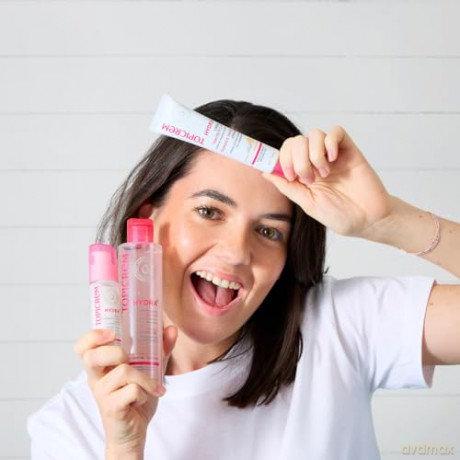 Topicrem Moisturizing toning skin cream SPF 50 (Radiance Tinted Cream) 40 ml - Shade: Claire - Light dla kobiety