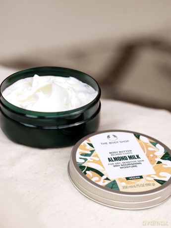 The Body Shop Body butter for dry and sensitive skin Almond Milk (Body Butter) 200 ml dla kobiety