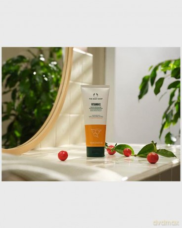 The Body Shop Brightening skin peeling Vitamin C (Glow Revealing Microdermabrasion) 100 ml dla kobiety
