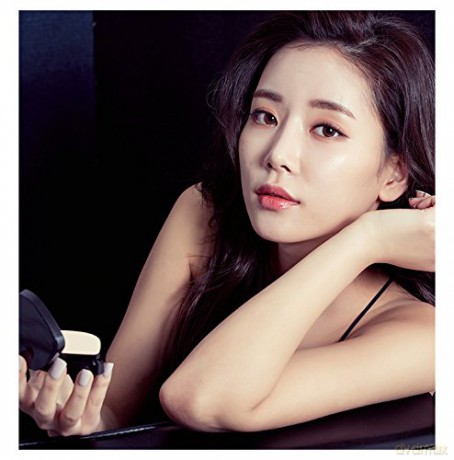 Missha Compact powder SPF 27 Radiance Pact (Compact Powder) 9.5 g - Shade: Vanilla dla kobiety