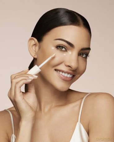 PUPA Milano Corrector for the eye area Wonder Me (Fatigue Eraser) 4.2 ml - Shade: 010 Light Beige dla kobiety