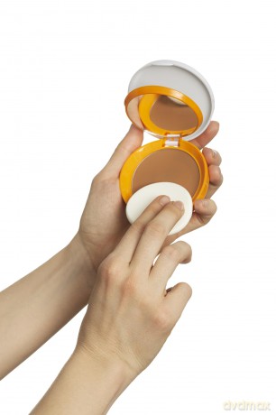 Heliocare Compact make-up SPF 50 (Oil-Free Compact) 10 g - Shade: Bronze dla kobiety