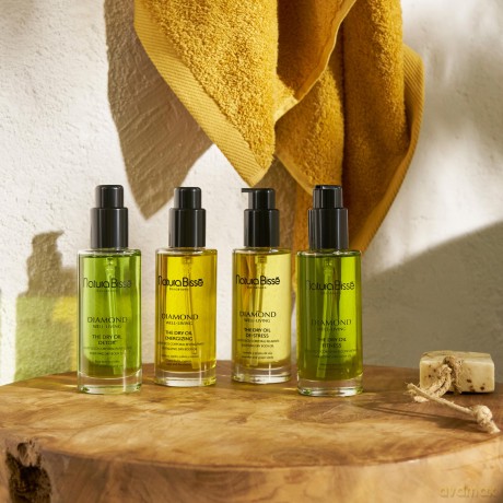 Natura Bissé Nourishing dry body oil Diamond Well-Living Experience Fitness Oil (Comforting Body Massage Oil) 1000 ml dla kobiety