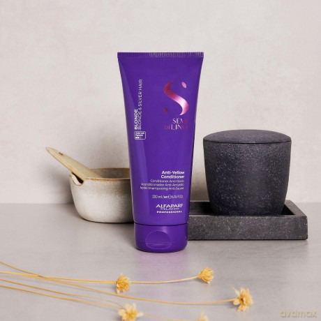 Alfaparf Milano Conditioner neutralizing yellow tones Semi Di Lino Blonde (Anti-Yellow Conditioner) - Volume: 200 ml dla kobiety