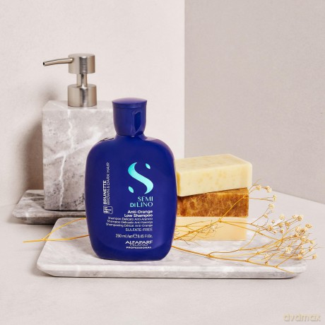 Alfaparf Milano Shampoo neutralizing orange tones Semi Di Lino Brunette (Anti-Orange Low Shampoo) - Volume: 250 ml dla kobiety
