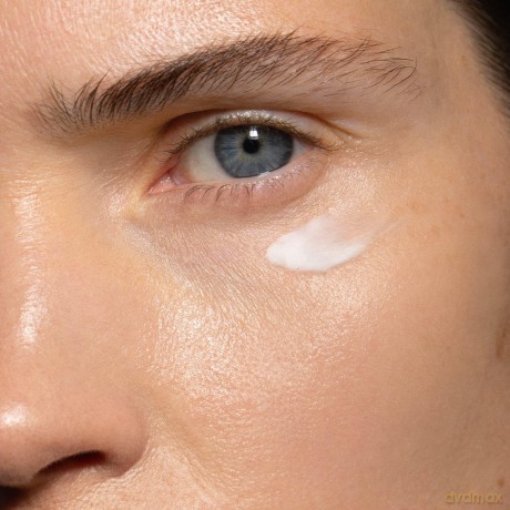 MÁDARA Plant-powered eye serum Retinol Alternative (Plant-Powered Eye Serum) 15 ml dla kobiety