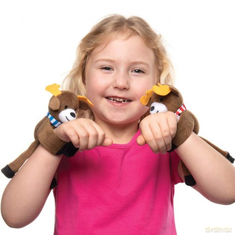 Baker Ross AX328 Hugging Reindeer Plush Pals - Pack of 3, Cuddly Plush Toys for Kids and Small Gifts for Children