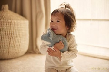 Jollein Roarsome Cuddly Toy - 100% Polyester - 28 x 18 x 14 cm - Dinosaur Plush Toy