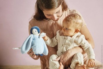 Kaloo - Complices - Kiss Plush - Blue - Includes a Cotton Muslin Hanky - Stuffed Animal for Ages 0 Months +, K212002